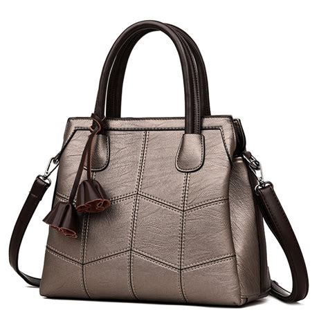 Leather handbags, shopping bags and mini bags